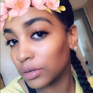 Meet your Posher, Samiah